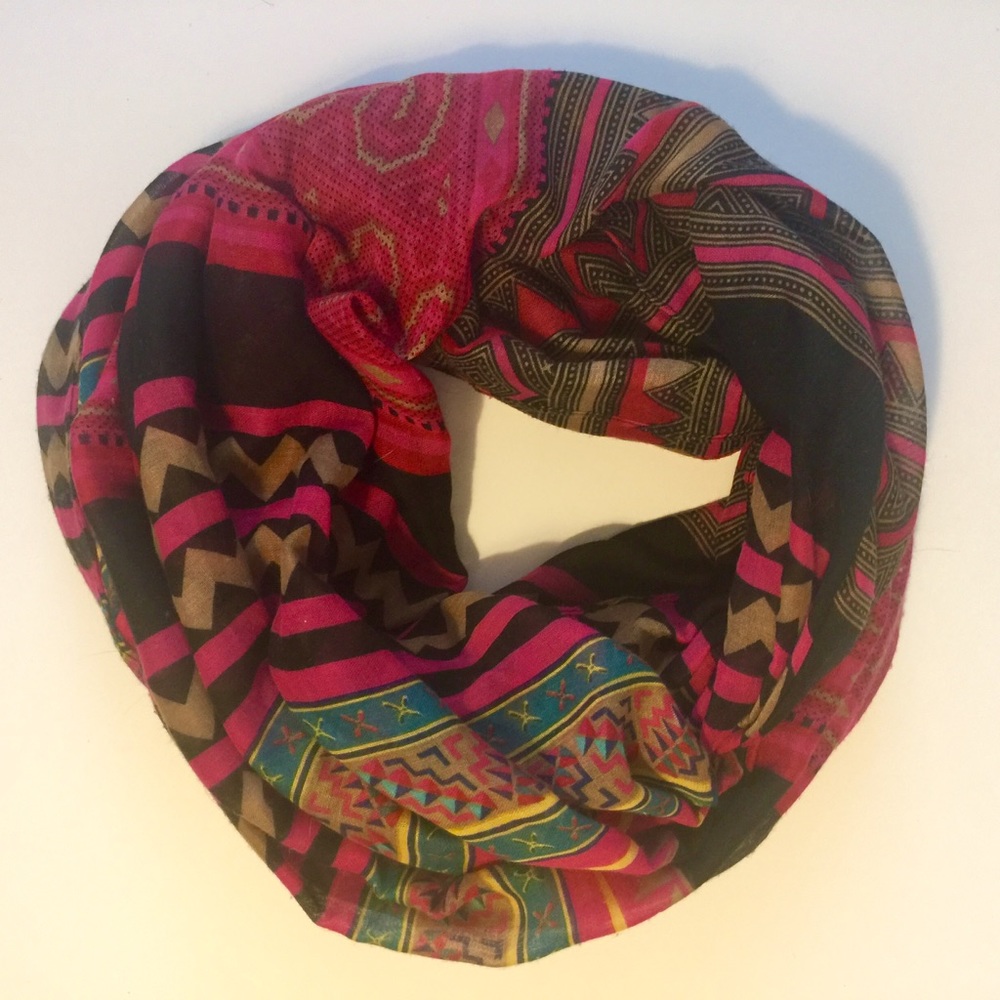 {Natasha} Multi-colored Infinity scarf